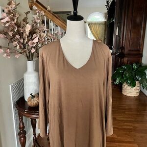 Chico’s Ultimate V-Neck Tee in cool fabric